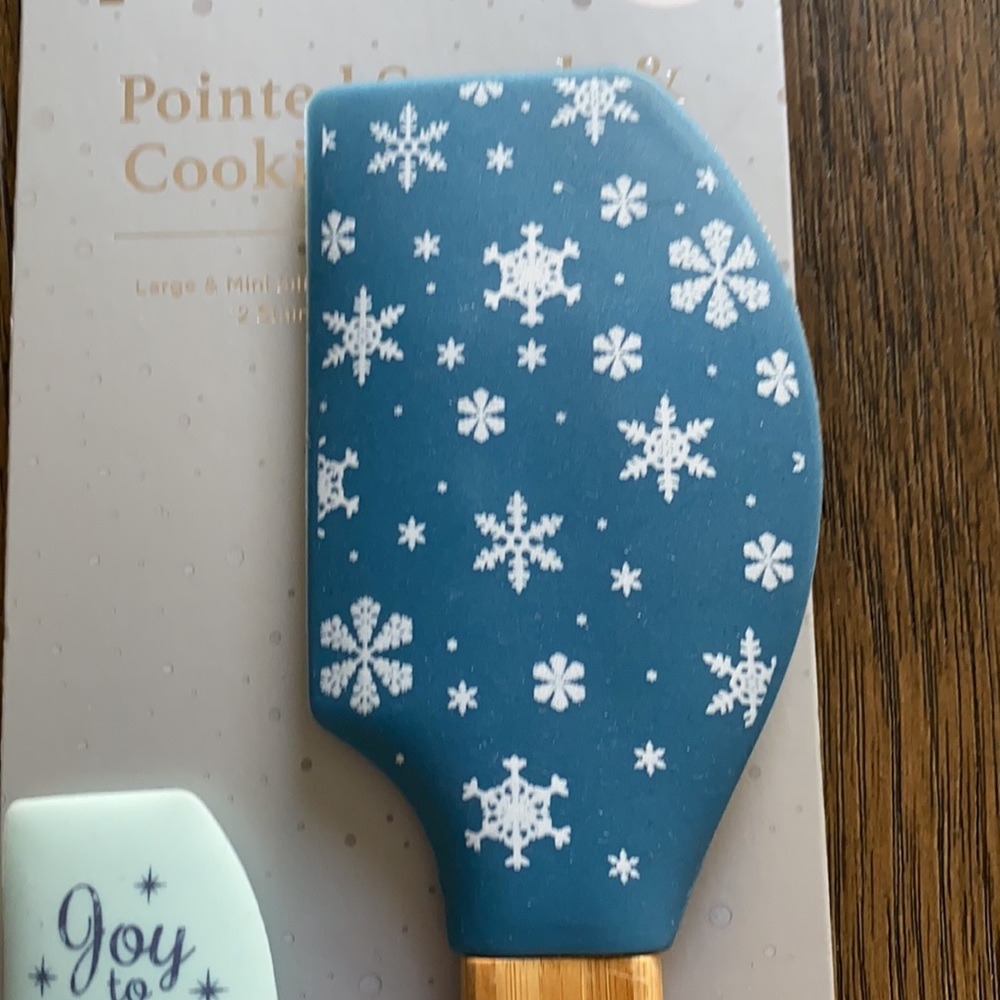 Core Kitchen Pointed Spatula & Cookie Cutter Set - Picture 2 of 7
